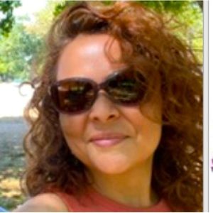 Meet your Posher, Dania